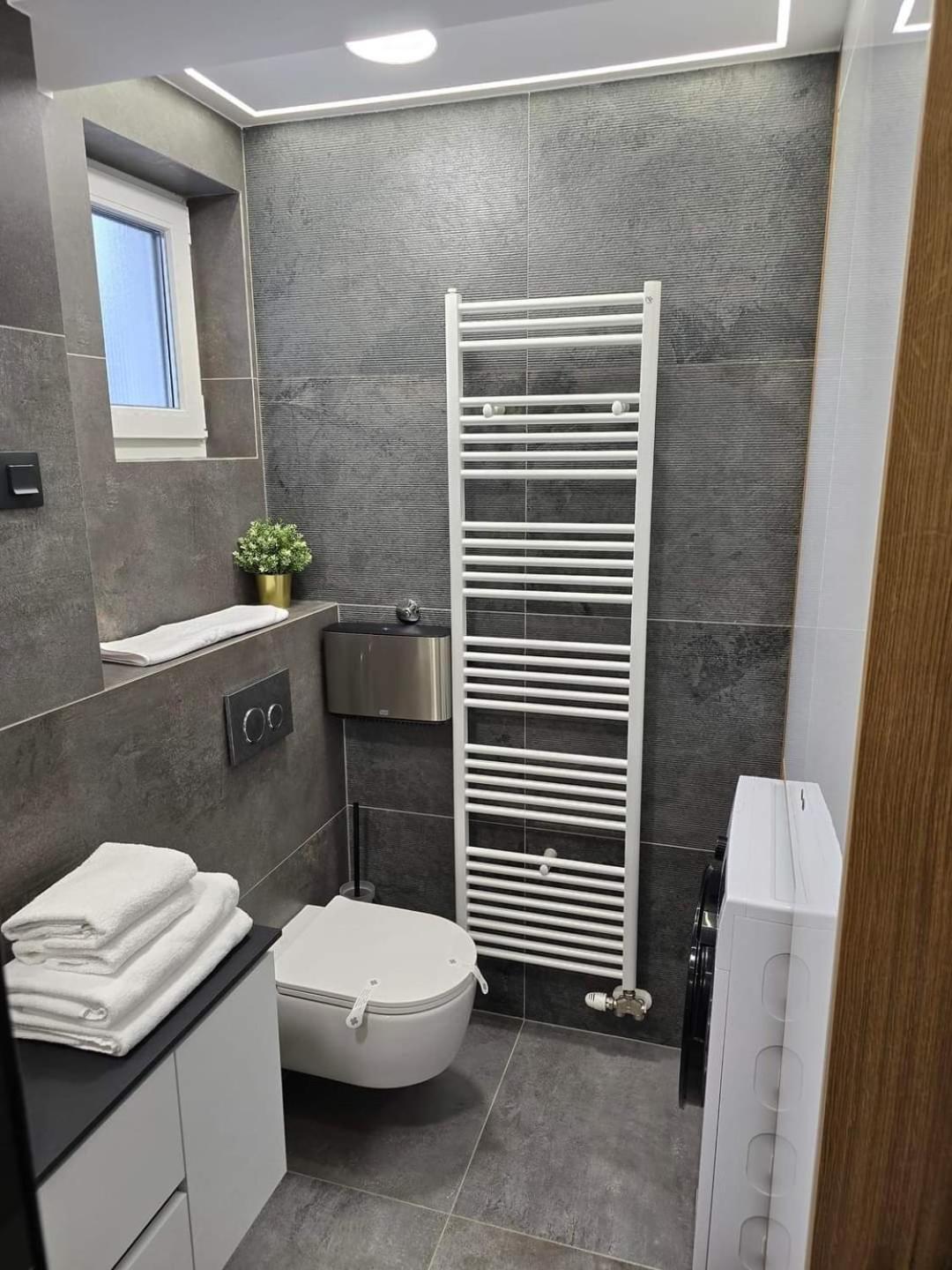 Osijek Luxury Center - Self Check In, Free Private Parking, Ulica Ivana Gundulica 82 Διαμέρισμα Εξωτερικό φωτογραφία