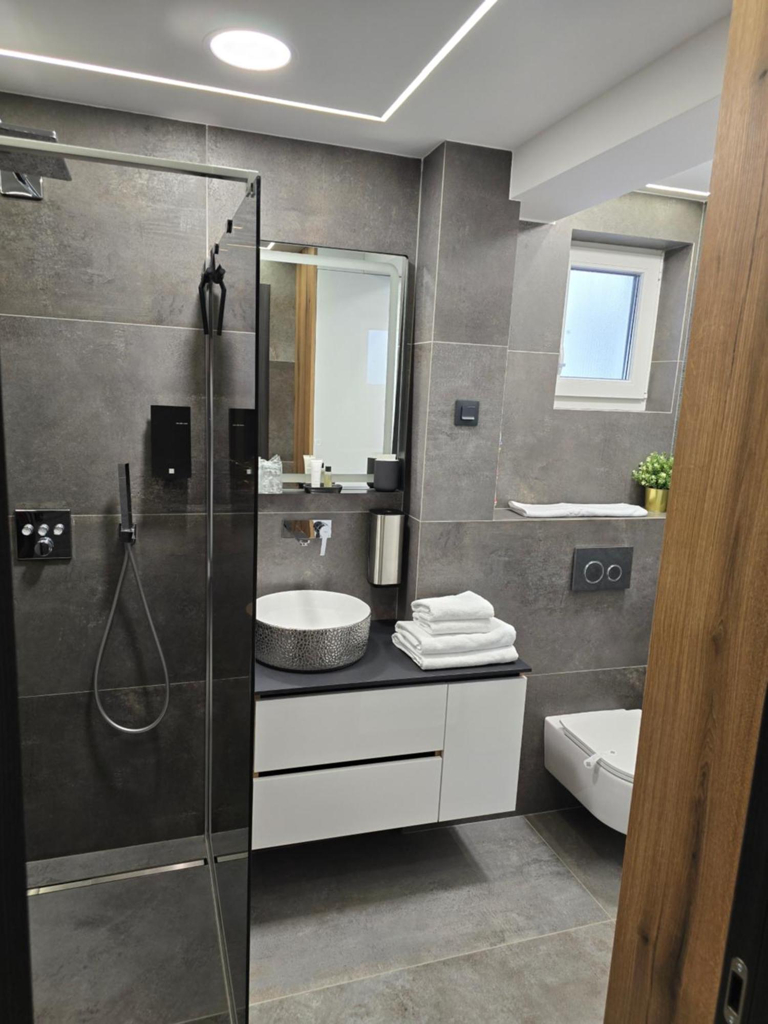 Osijek Luxury Center - Self Check In, Free Private Parking, Ulica Ivana Gundulica 82 Διαμέρισμα Εξωτερικό φωτογραφία